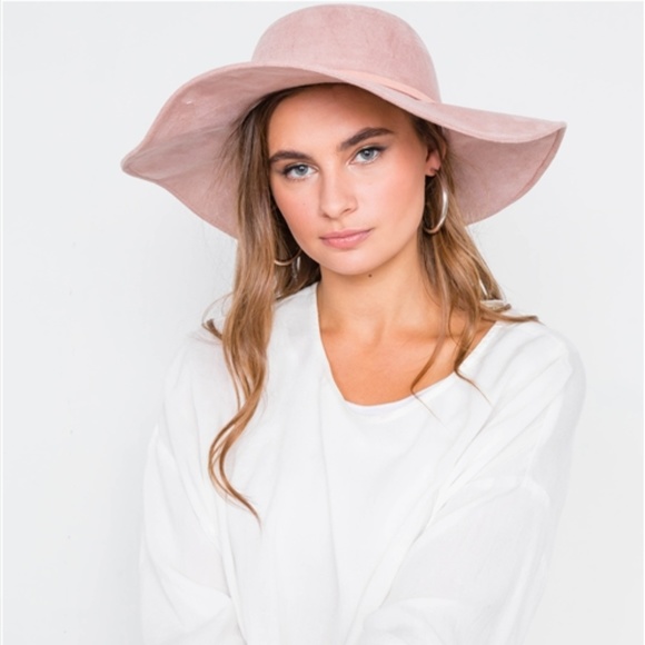 PINK FLOPPY BOW-TIE POM POM HAT - Picture 3 of 6